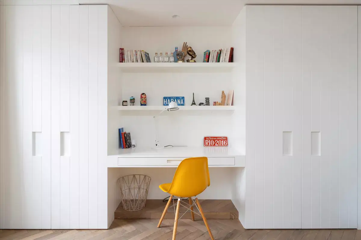 A Light Modern Home in a Historic Building Has a Colorful Bathroom 17 f0fe3fb1 835e 48a5 94fe 2902a0ed7d0a 0 A Light Modern Home in a Historic Building Has a Colorful Bathroom