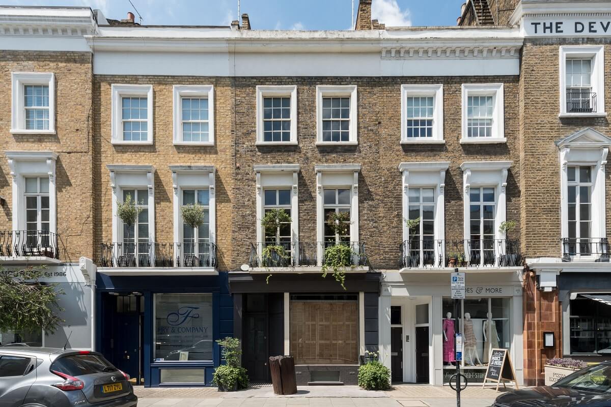 Heritage Colors and Original Details in a London Townhouse 26 facade london townhouse Heritage Colors and Original Details in a London Townhouse