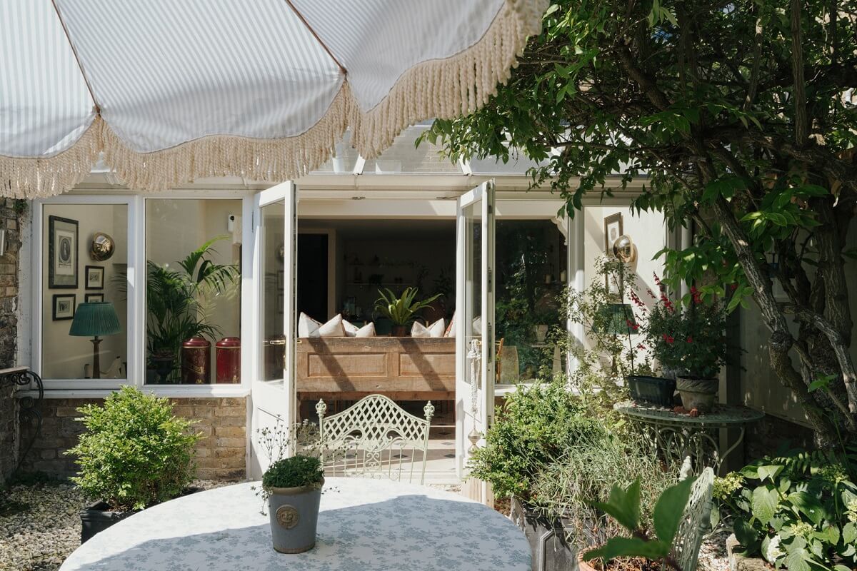 Rich Colors and Patterns in a London Townhouse 26 garden and sun room