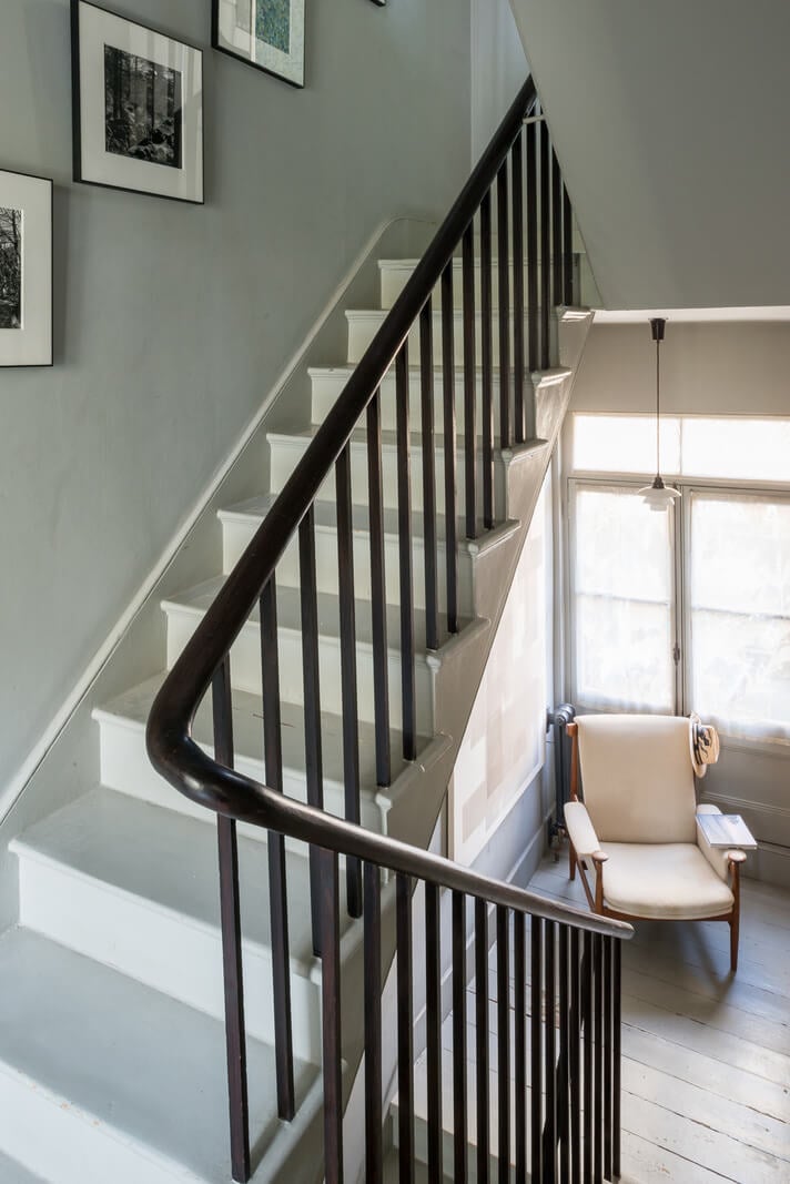 Heritage Colors and Original Details in a London Townhouse 17 gray staircase