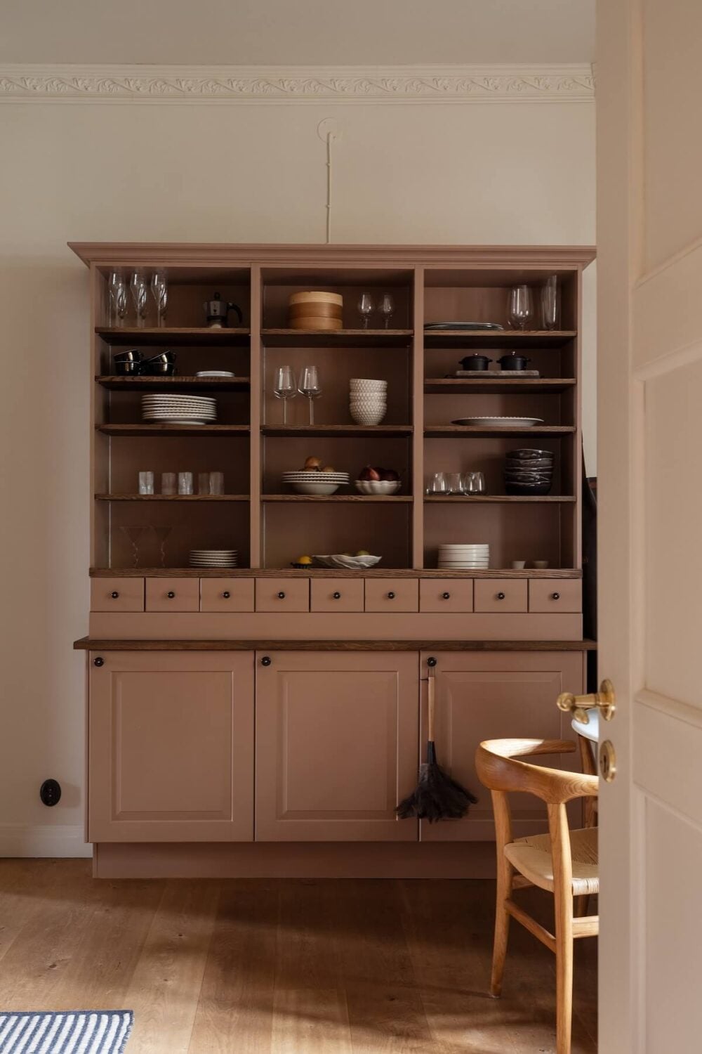 Warm Colors and Painted Ceilings in a Swedish Apartment 10 kitchen cabinets