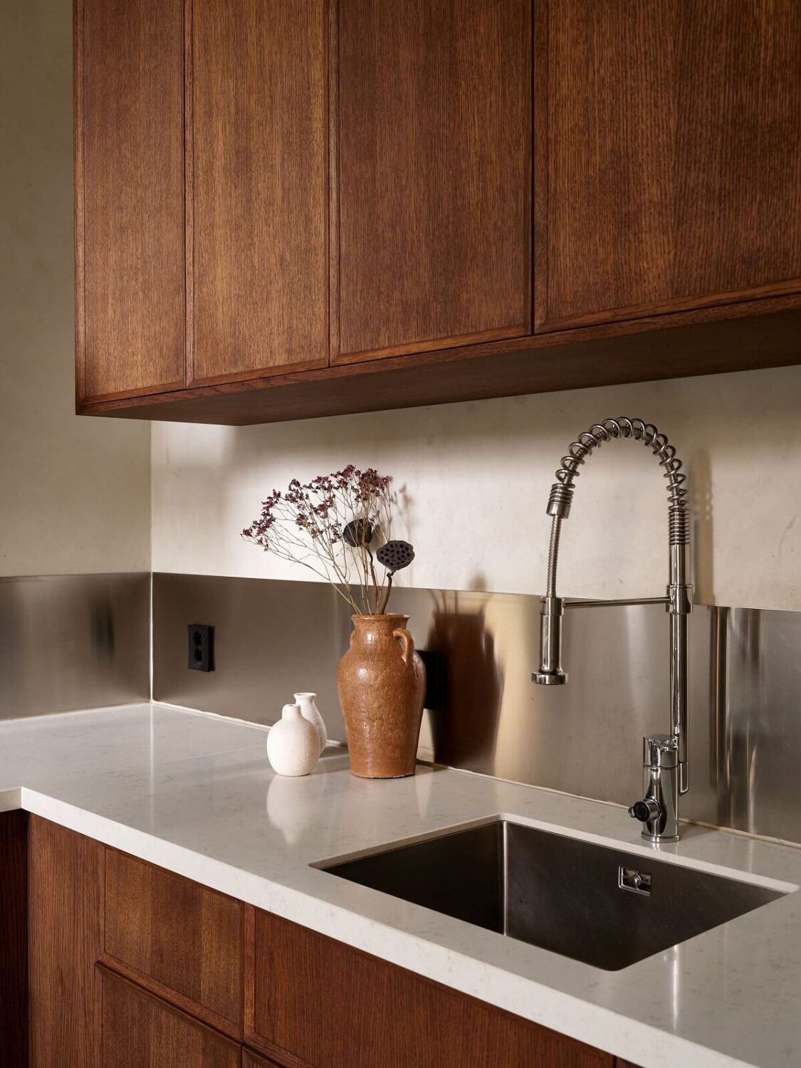 New York Vibes in a Stylish Stockholm Apartment 17 kitchen detail