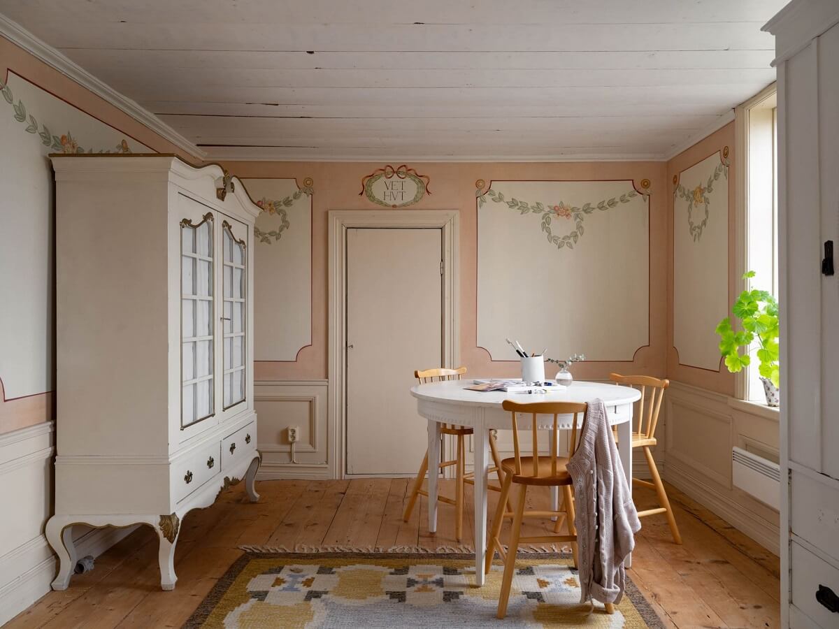 Original Character and Grand Rooms in a Swedish Country House 20 living room pink walls