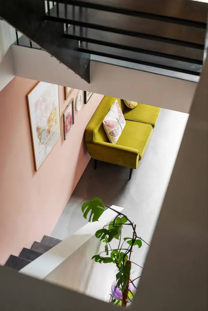 Loft Spaces in a Former School Conversion in Rotterdam 3 loft view