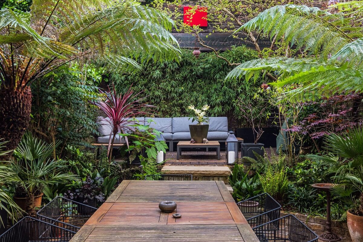 Moody Gray Tones and Period Details in a Victorian Townhouse 23 lush green city garden seating