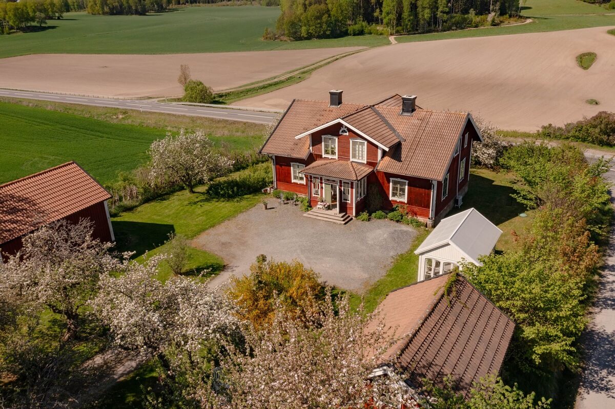 Original Character and Grand Rooms in a Swedish Country House 37 red wooden country house