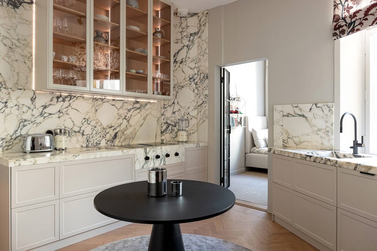 A Luxurious Renovated Turn-of-the-Century Apartment 9 rimage 1 A Luxurious Renovated Turn-of-the-Century Apartment