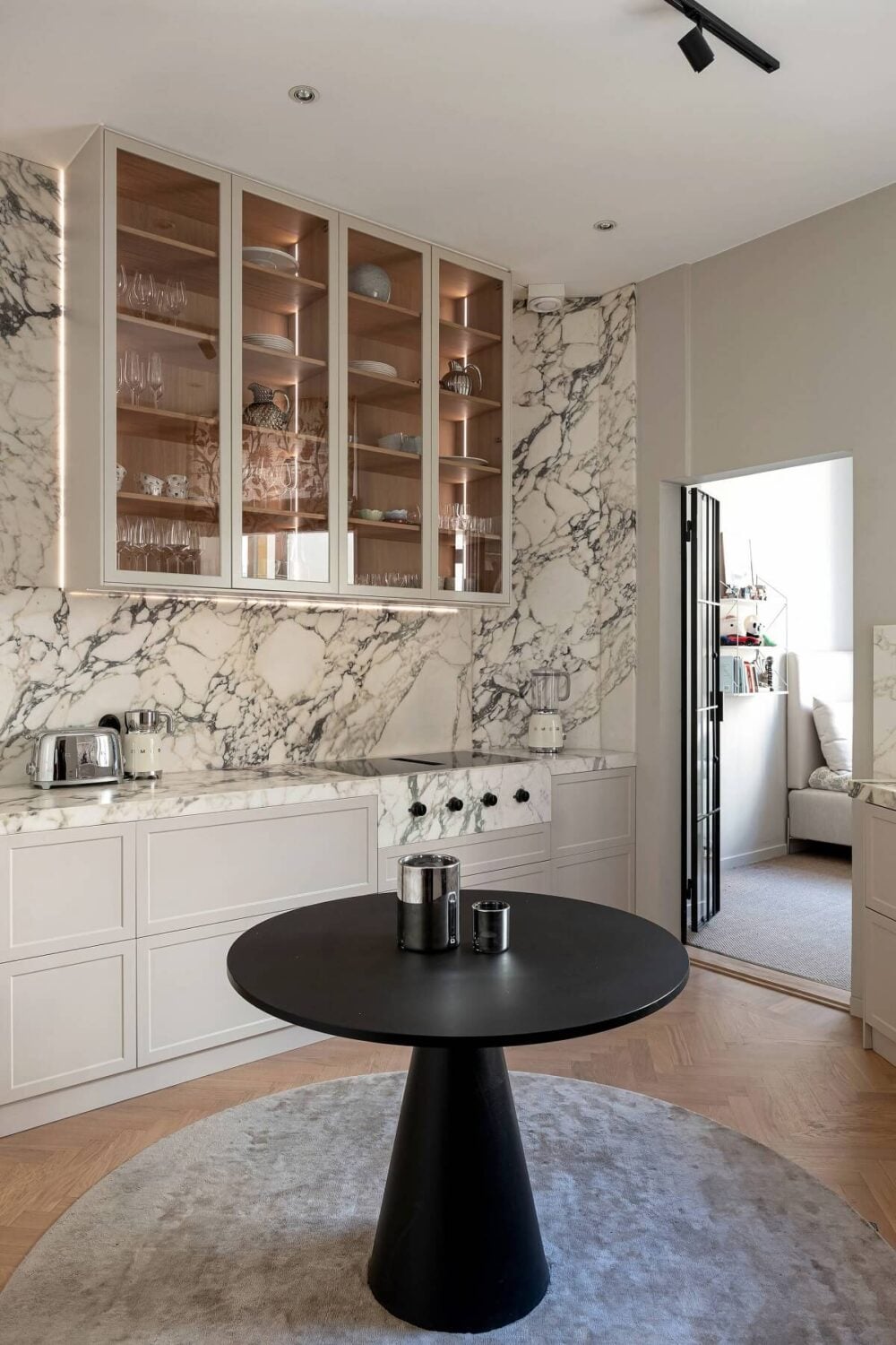 A Luxurious Renovated Turn-of-the-Century Apartment 11 rimage 10 A Luxurious Renovated Turn-of-the-Century Apartment