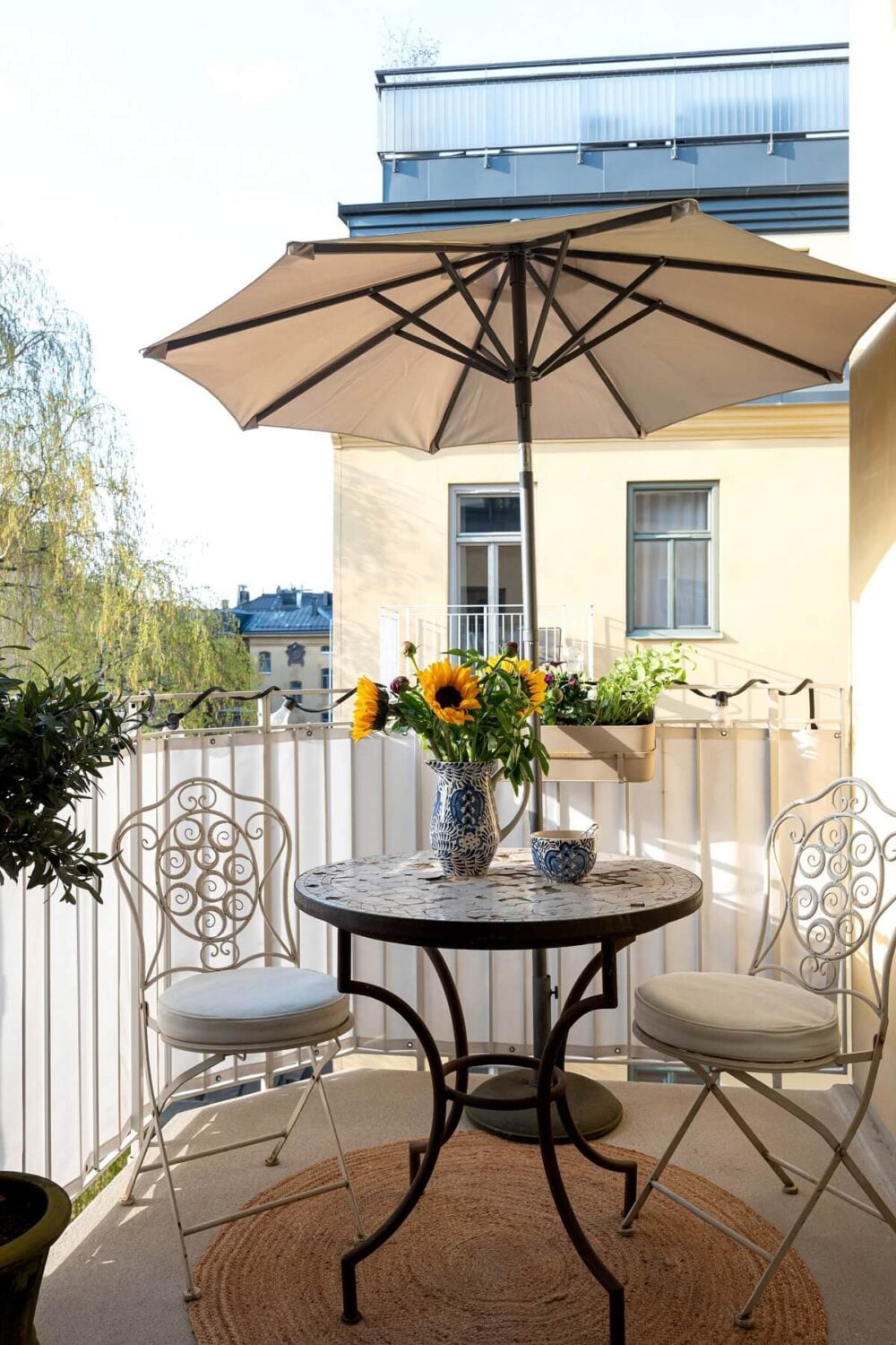 A Luxurious Renovated Turn-of-the-Century Apartment 14 rimage 15 A Luxurious Renovated Turn-of-the-Century Apartment
