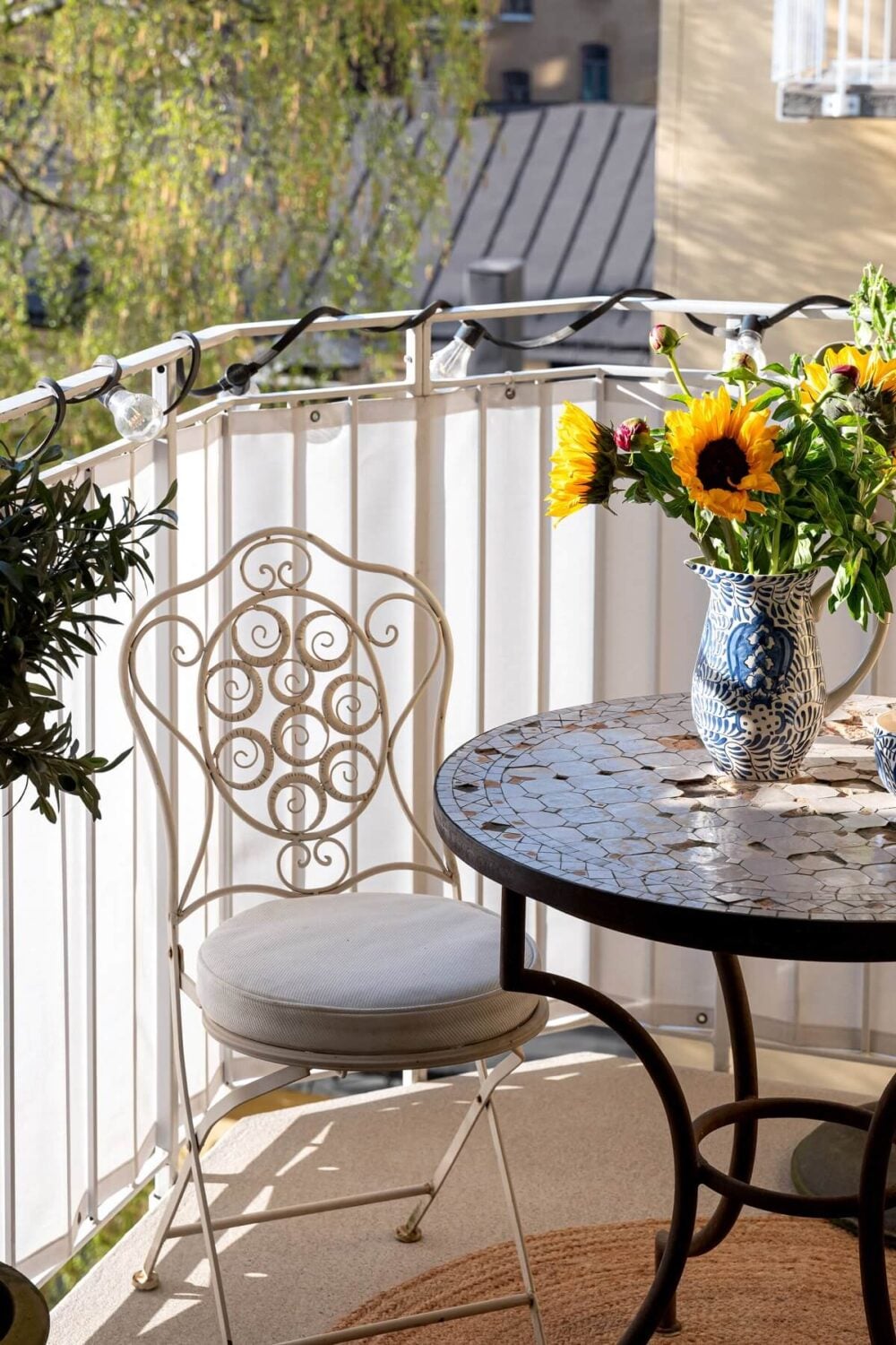 A Luxurious Renovated Turn-of-the-Century Apartment 15 rimage 16 A Luxurious Renovated Turn-of-the-Century Apartment