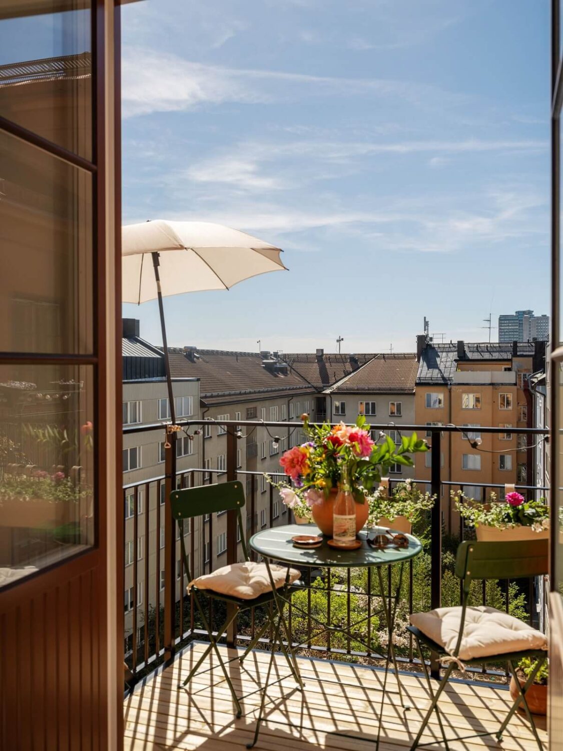 A Light Apartment with a Sunny Balcony 17 sunny balcony