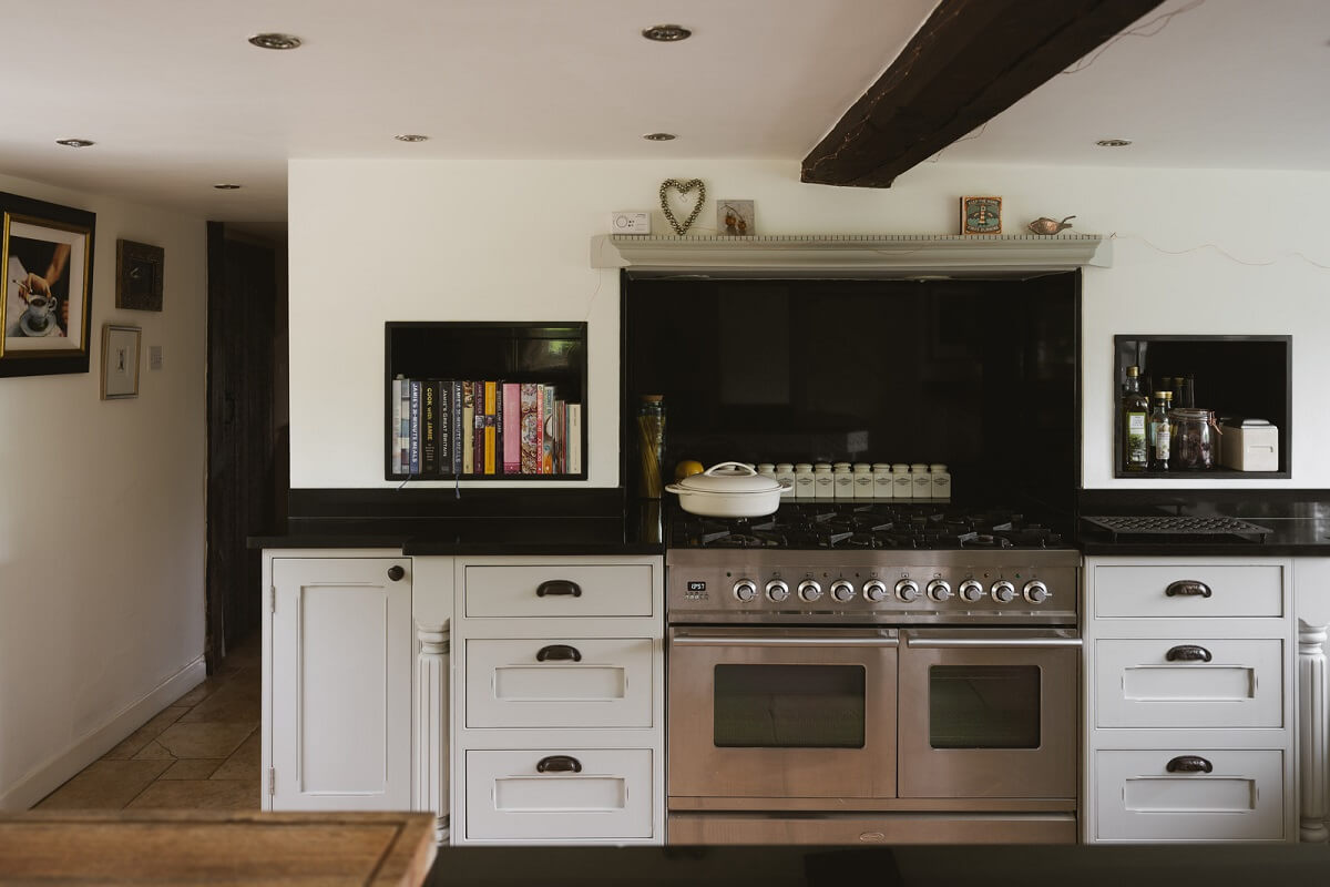 A Charming 17th-Century Farmhouse in England 10 11 1 A Charming 17th-Century Farmhouse in England