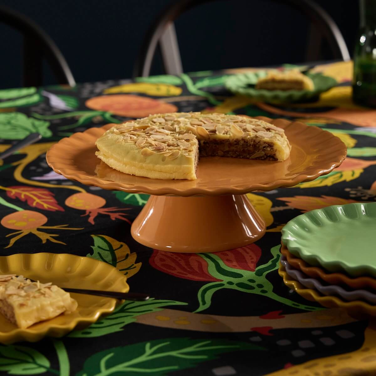 IKEA HÖSTAGILLE: A Fall Collection with Halloween Decorations 2024 2 IKEA_HOSTAGILLE_serving platter