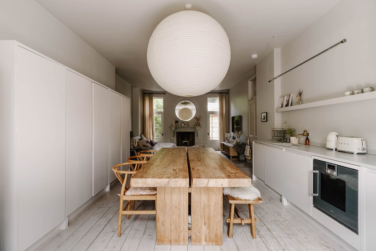 A Light Color Palette and Serene Rooms in a Stunning English Apartment 8 Wykeham House 10 A Light Color Palette and Serene Rooms in a Stunning English Apartment