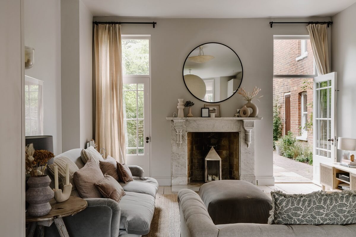 A Light Color Palette and Serene Rooms in a Stunning English Apartment