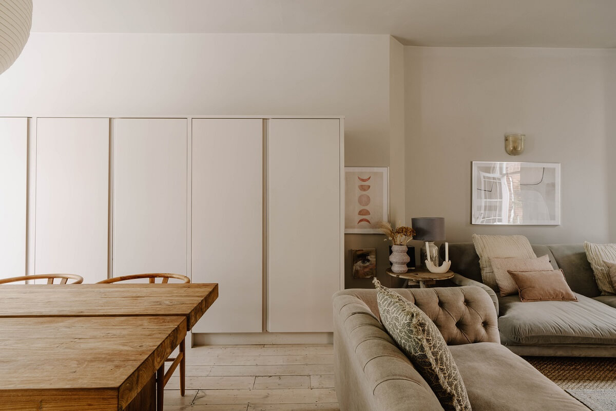 A Light Color Palette and Serene Rooms in a Stunning English Apartment 6 Wykeham House 19 A Light Color Palette and Serene Rooms in a Stunning English Apartment
