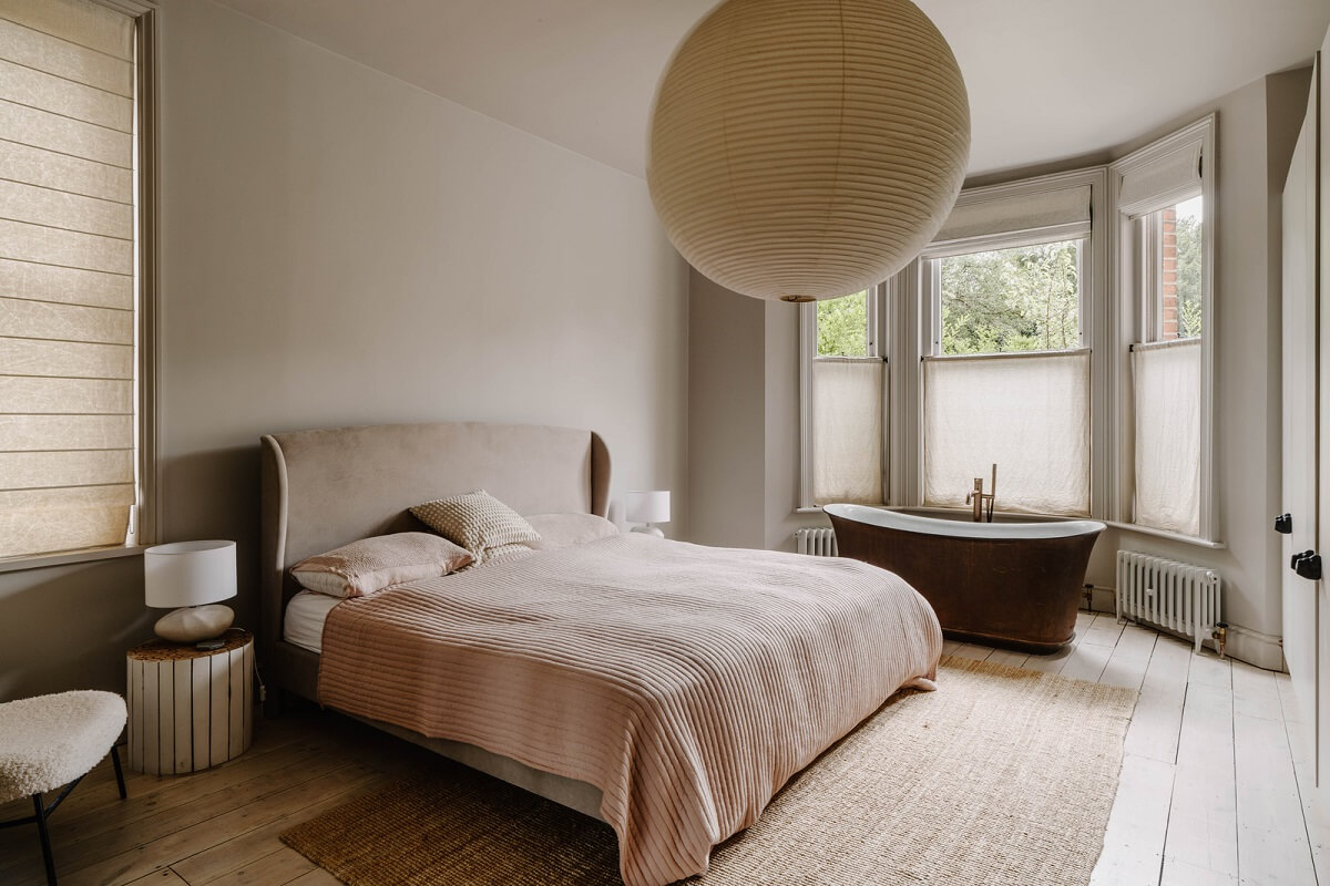 A Light Color Palette and Serene Rooms in a Stunning English Apartment 11 Wykeham House 24 A Light Color Palette and Serene Rooms in a Stunning English Apartment