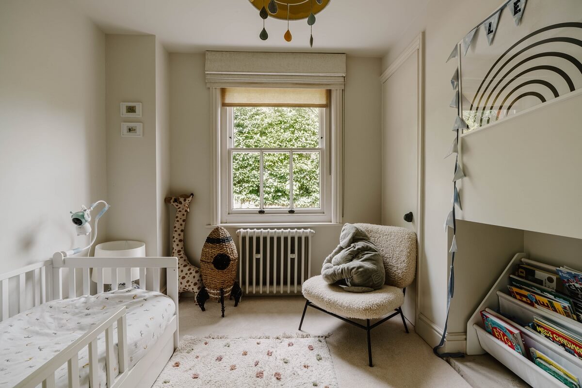 A Light Color Palette and Serene Rooms in a Stunning English Apartment 15 Wykeham House 28 A Light Color Palette and Serene Rooms in a Stunning English Apartment