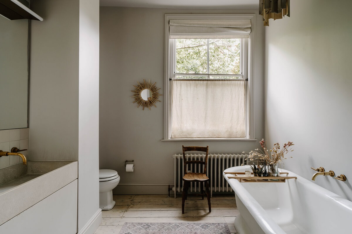 A Light Color Palette and Serene Rooms in a Stunning English Apartment 16 Wykeham House 30 A Light Color Palette and Serene Rooms in a Stunning English Apartment