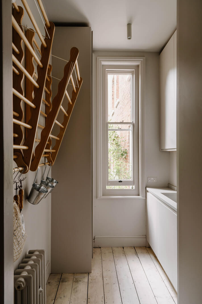 A Light Color Palette and Serene Rooms in a Stunning English Apartment 10 Wykeham House 36 A Light Color Palette and Serene Rooms in a Stunning English Apartment