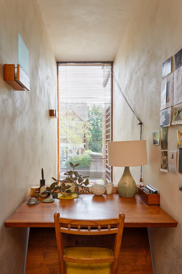 A Natural Material Palette and Light Filled Rooms in a London Home 7 a0O0X00000QXKpKUAX N102 webres A Natural Material Palette and Light Filled Rooms in a London Home