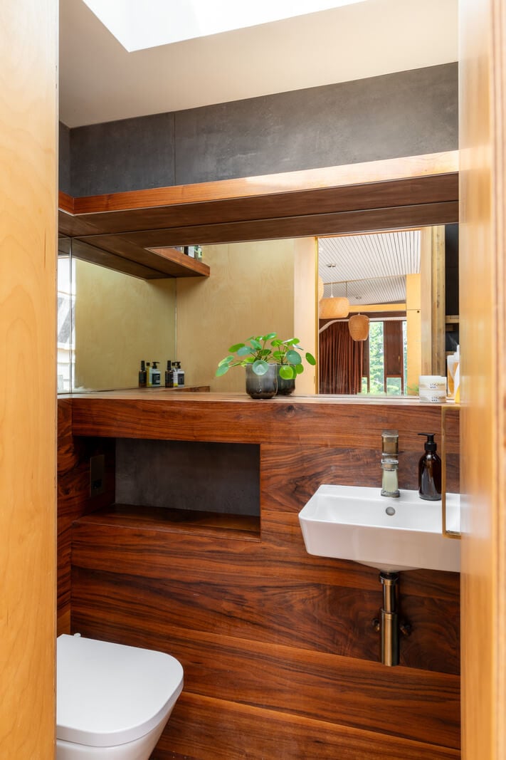 A Natural Material Palette and Light Filled Rooms in a London Home 19 a0O0X00000QXKpKUAX N103 webres A Natural Material Palette and Light Filled Rooms in a London Home