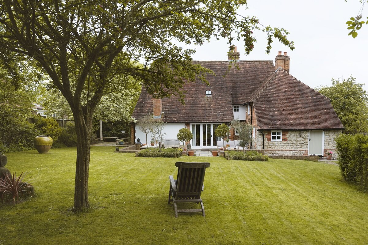 A Charming 17th-Century Farmhouse in England 22 a0OP3000002Njw9MAC N58 webres A Charming 17th-Century Farmhouse in England