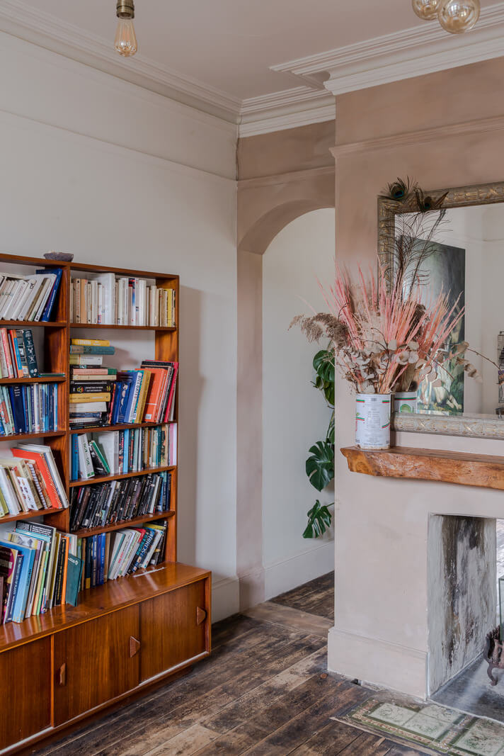 Pared-Back Interiors in a Late Victorian House 6 arched doorway