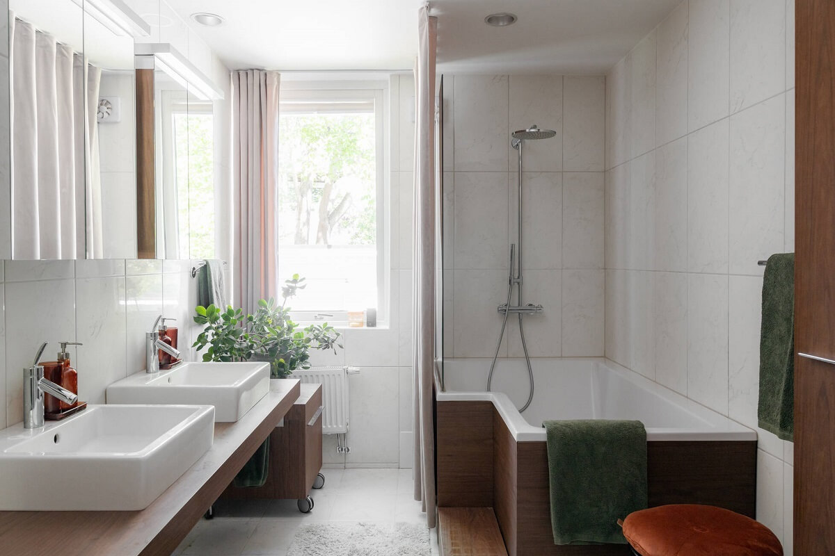 A Luxurious Early 20th Century Villa in Sweden 15 bathroom