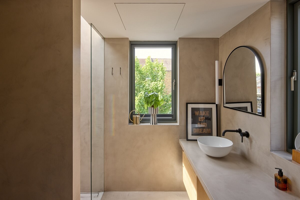 Douglas Fir and Natural Materials in a London Home 25 bathroom