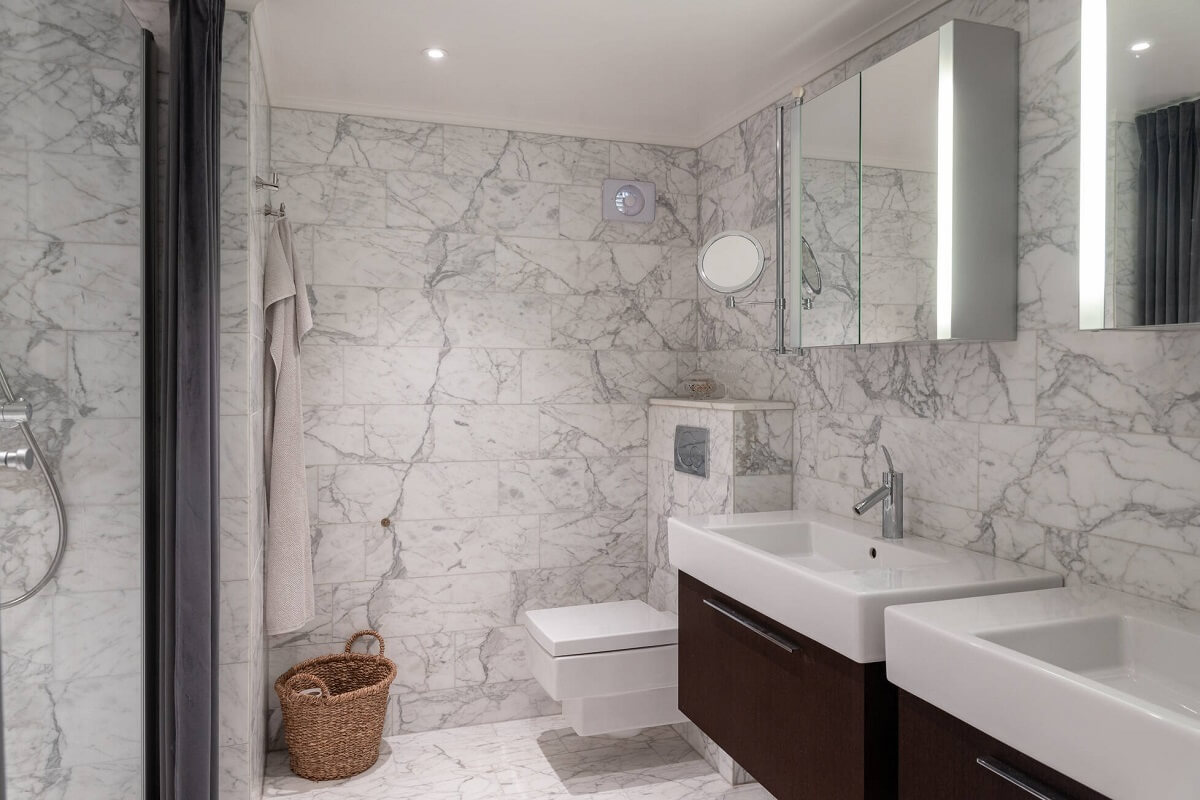 A Luxurious Early 20th Century Villa in Sweden 12 bathroom marble tiles