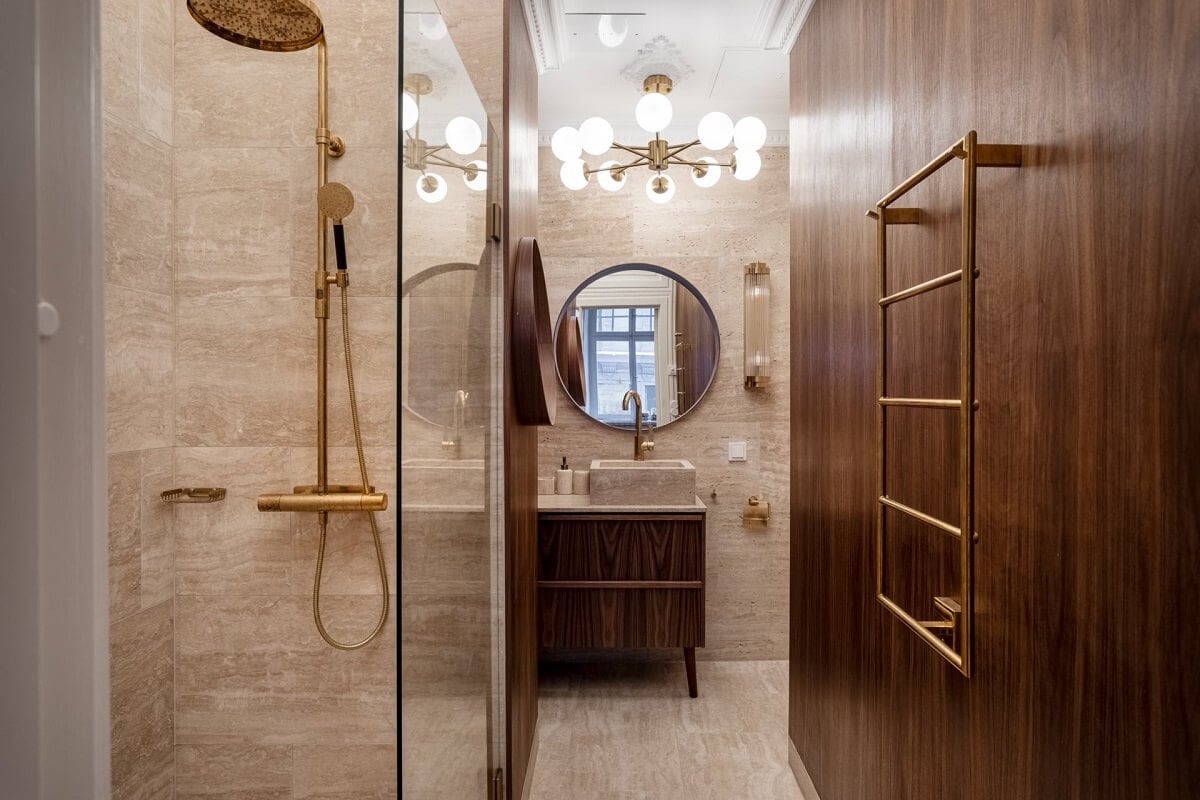 A Luxurious Stockholm Apartment with Period Features 18 bathroom travertine stone tiles