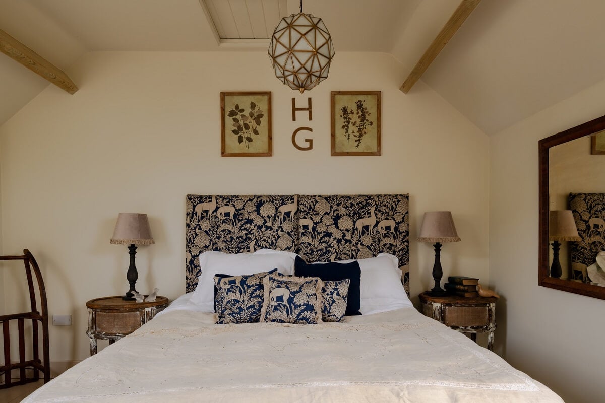 Cottage-Style Interiors in an English Barn Conversion 13 bedroom