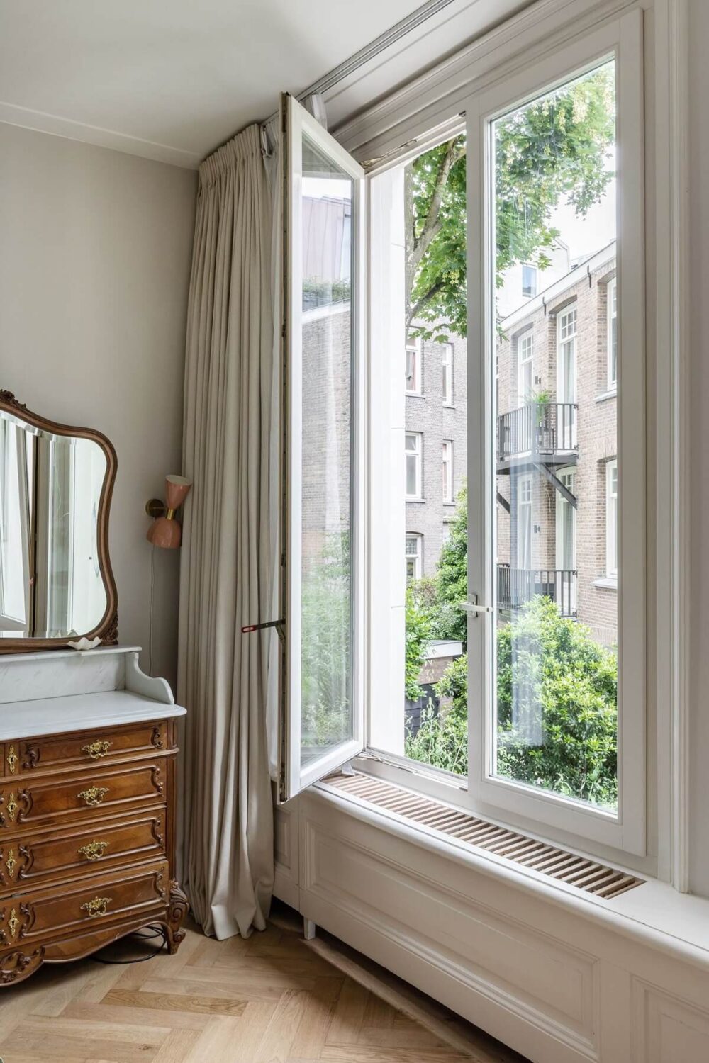 A Beautiful Renovated Duplex Apartment in Amsterdam 17 bedroom detail