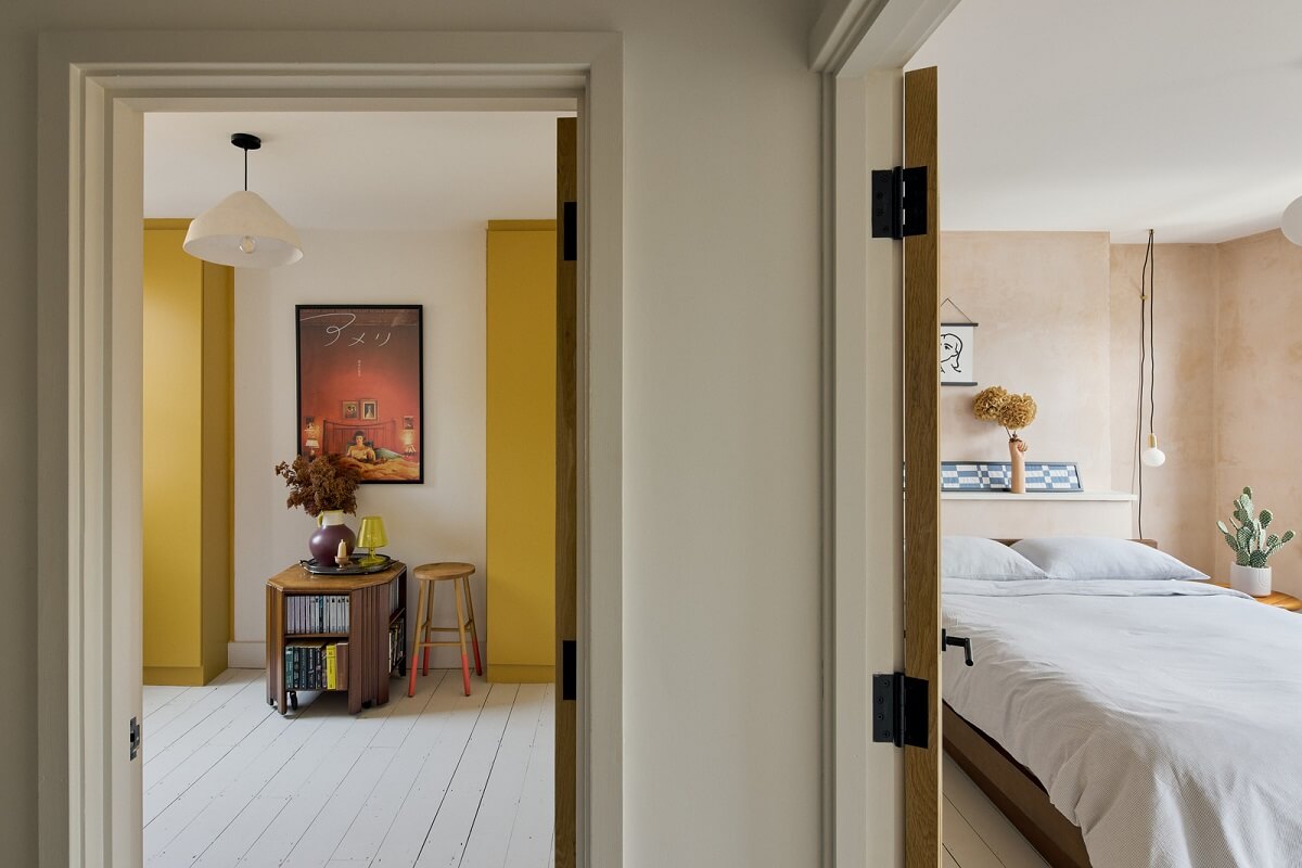 Douglas Fir and Natural Materials in a London Home 16 bedroom view