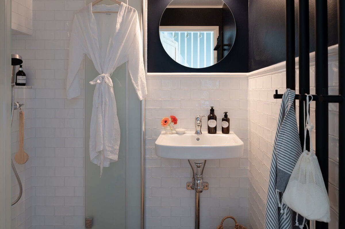 A Swedish Family Home with a Lovely Garden Room 19 black and white bathroom