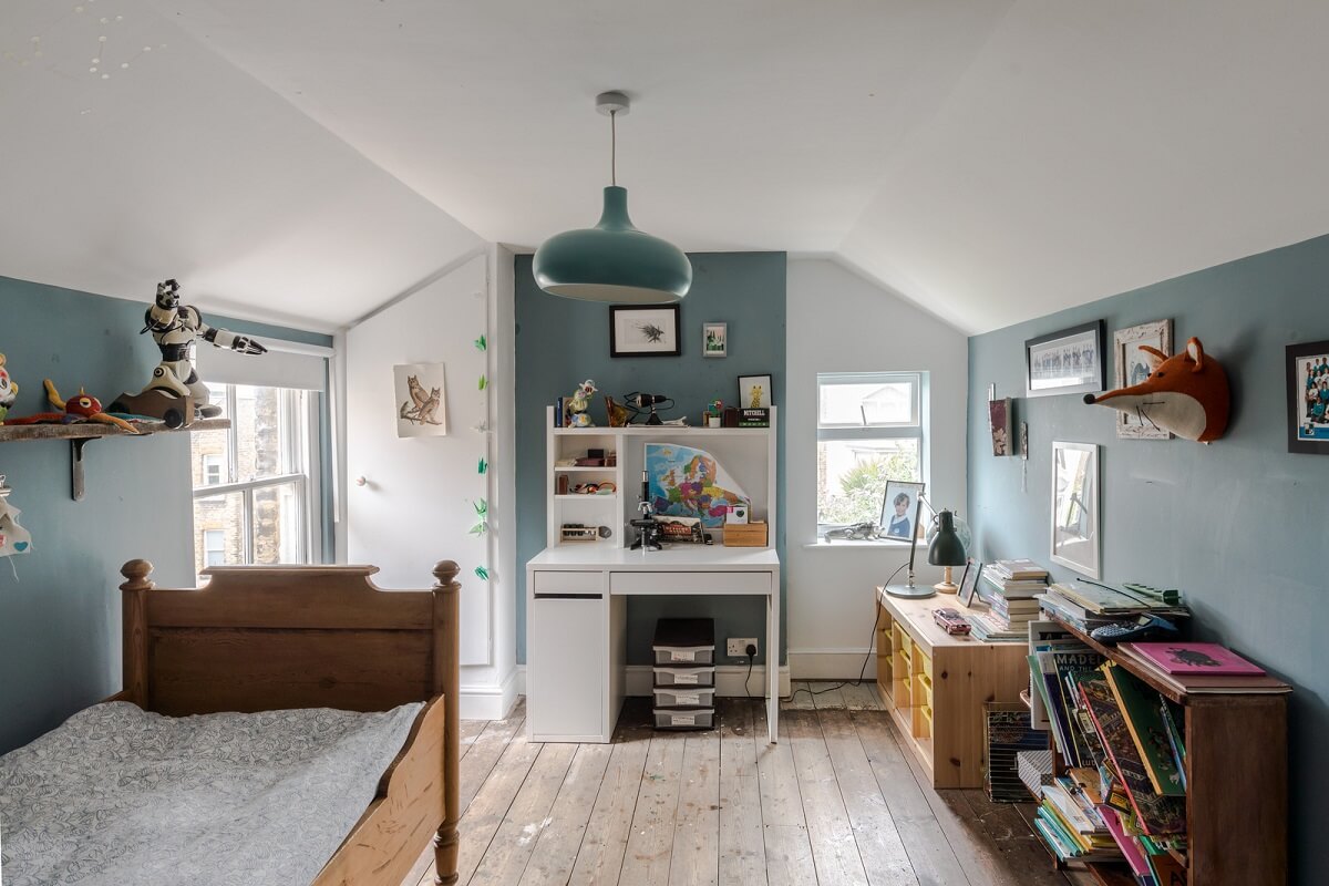 Pared-Back Interiors in a Late Victorian House 14 blue childrens bedroom