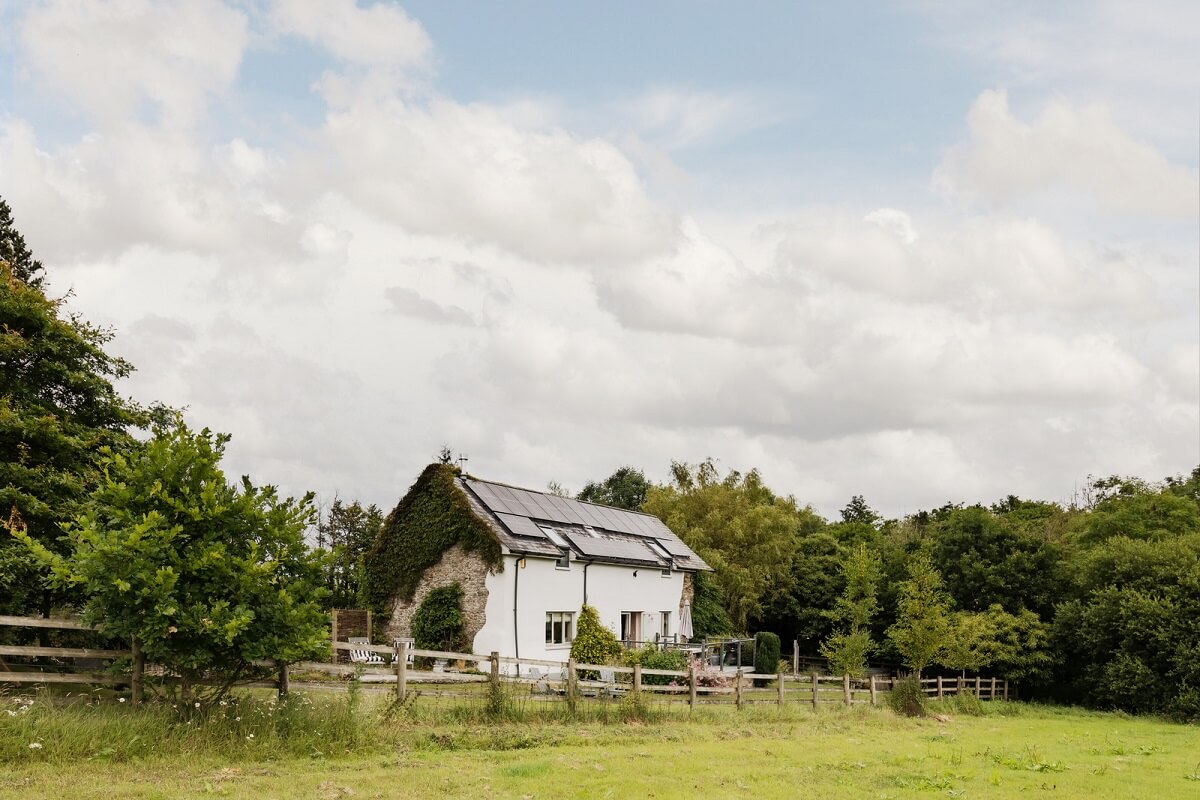 Cottage-Style Interiors in an English Barn Conversion 22 converted white barn Cottage-Style Interiors in an English Barn Conversion