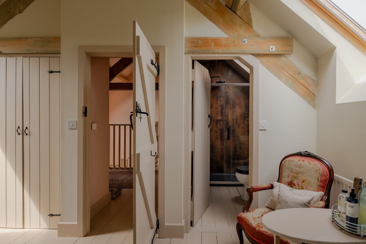 Cottage-Style Interiors in an English Barn Conversion 15 cottage bedroom