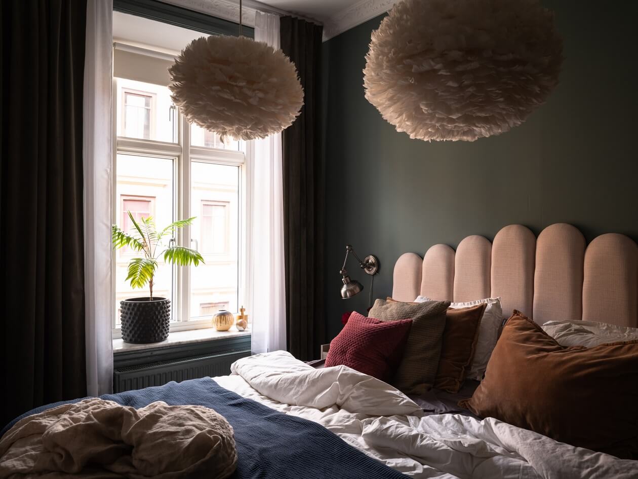 Boost Your Home's Value by Thousands with This Simple Paint Trick! 8 dark gray bedroom with earthy color accents nordroom