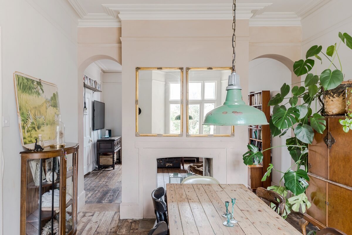 Pared-Back Interiors in a Late Victorian House 3 dining room