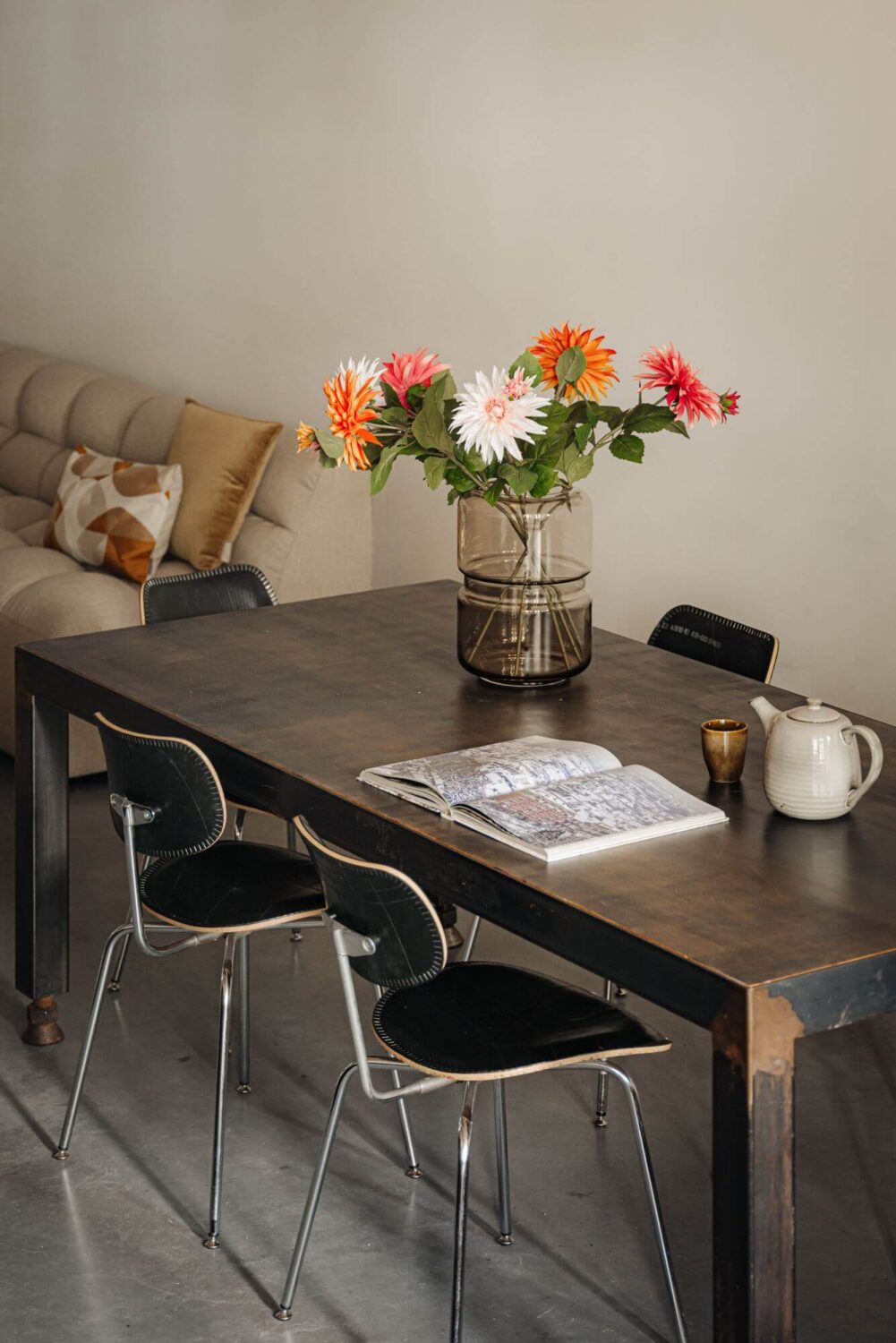 A Modern Apartment in an 18th Century Amsterdam Canal House 11 dining table