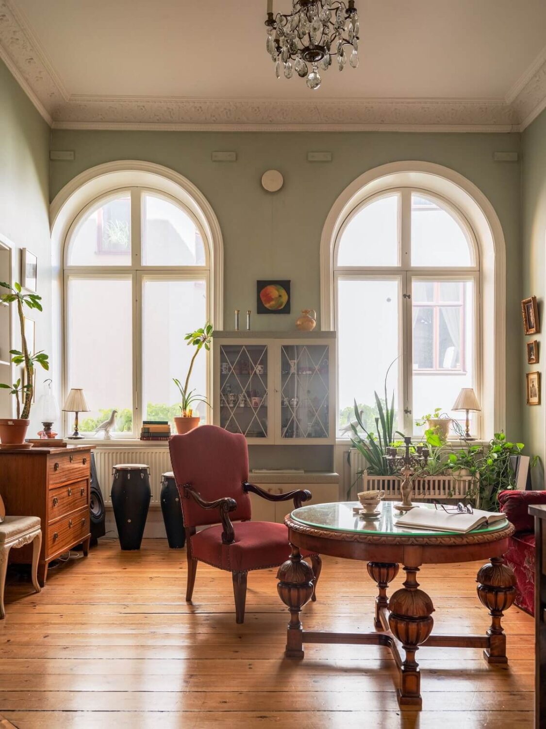 Antique Furniture and Arched Windows in a Stockholm Apartment 3 double arched windows