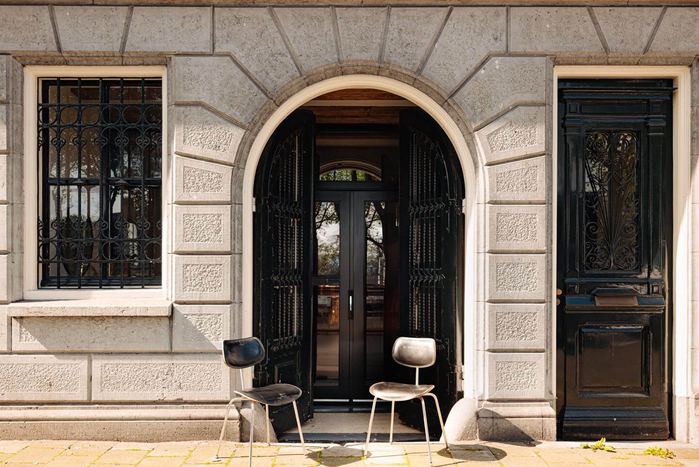 A Modern Apartment in an 18th Century Amsterdam Canal House 23 entry luxurious amsterdam apartment A Modern Apartment in an 18th Century Amsterdam Canal House