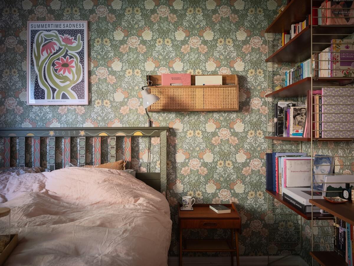 Floral Wallpaper and a Pink Kitchen in a Midcentury Apartment 18 floral wallpaper bedroom and shelves nordroom