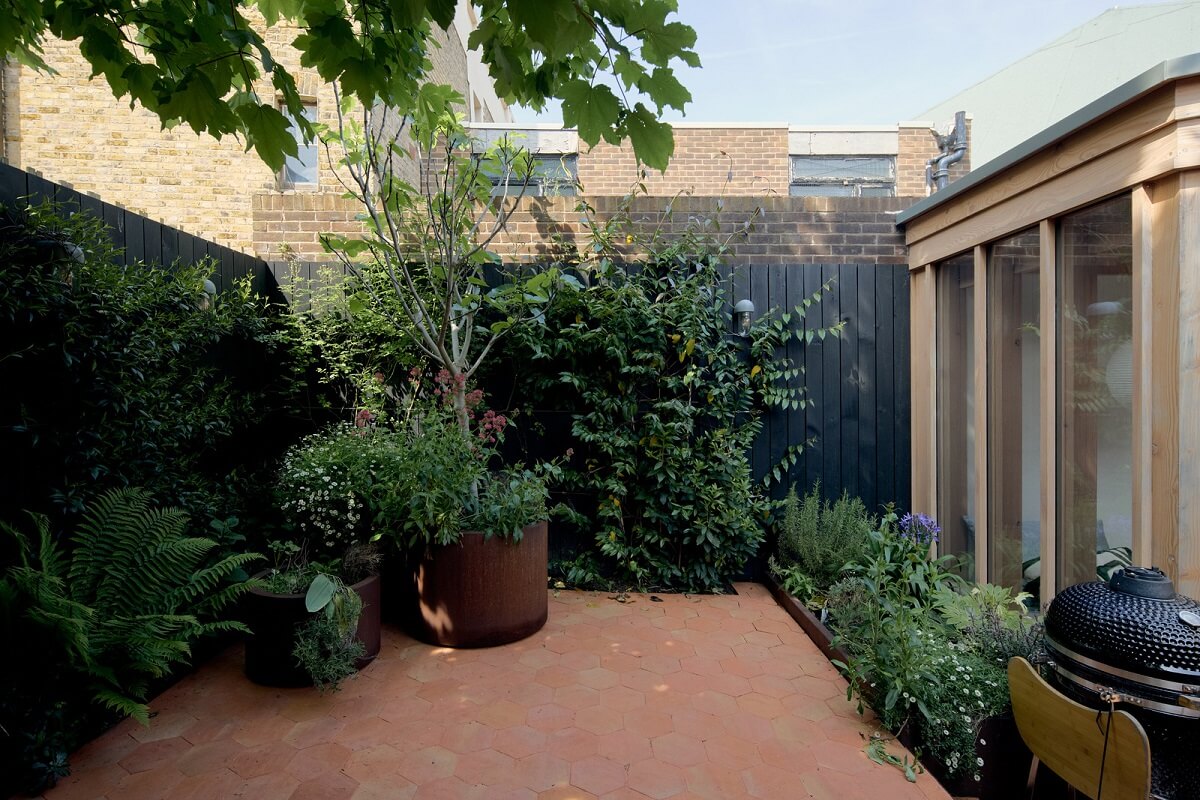 Douglas Fir and Natural Materials in a London Home 28 garden 6 Douglas Fir and Natural Materials in a London Home
