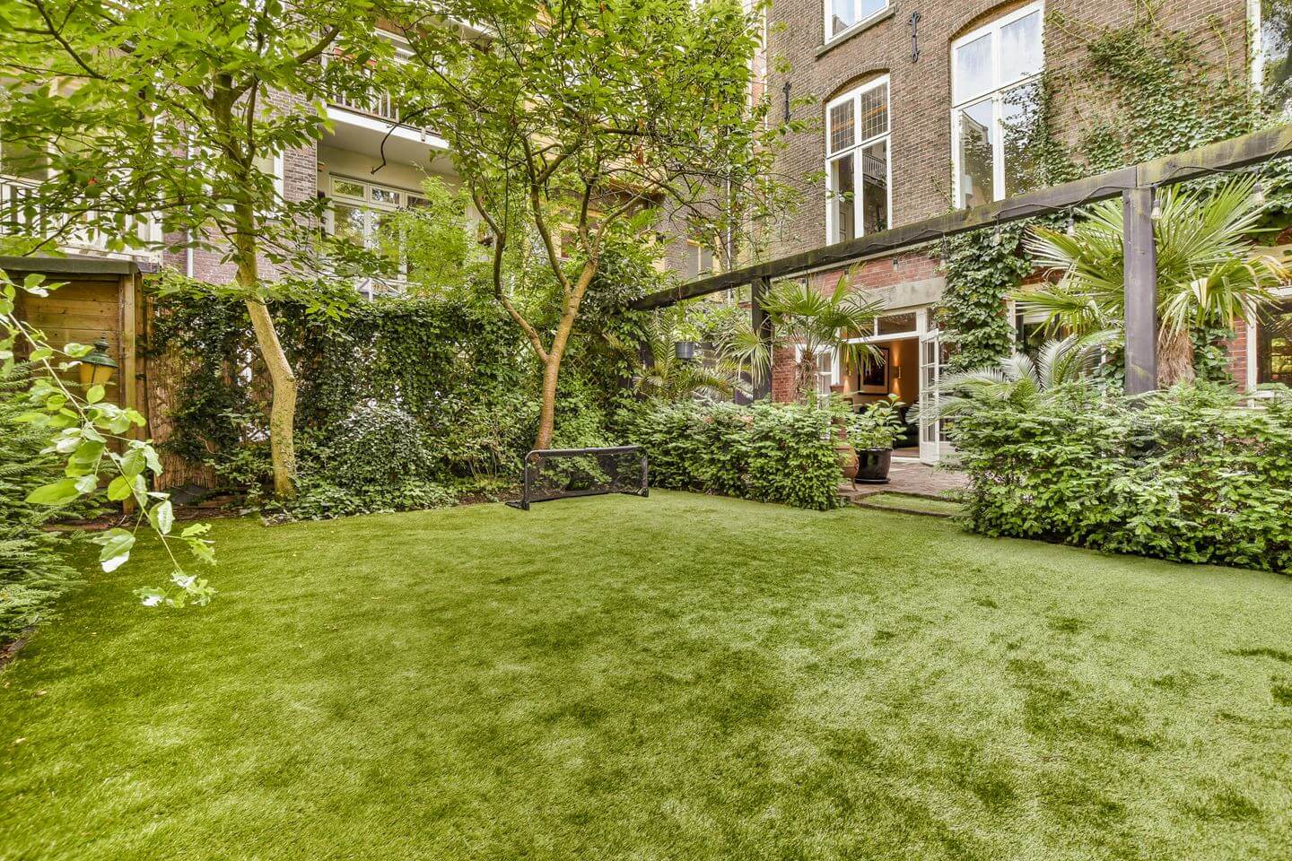 Cozy Country Style in an Amsterdam Family Townhouse 25 garden lawn