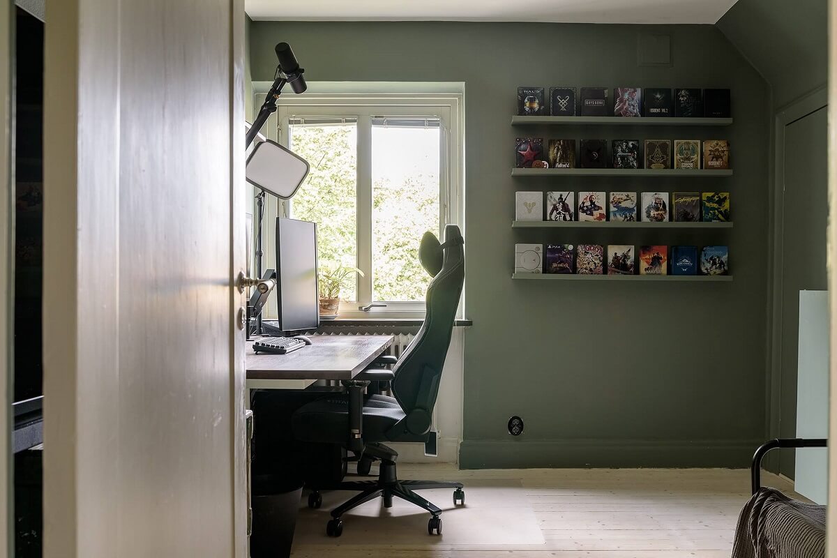 A Beautiful Family Home in a Grand 1930s Villa in Sweden 26 home office gaming room