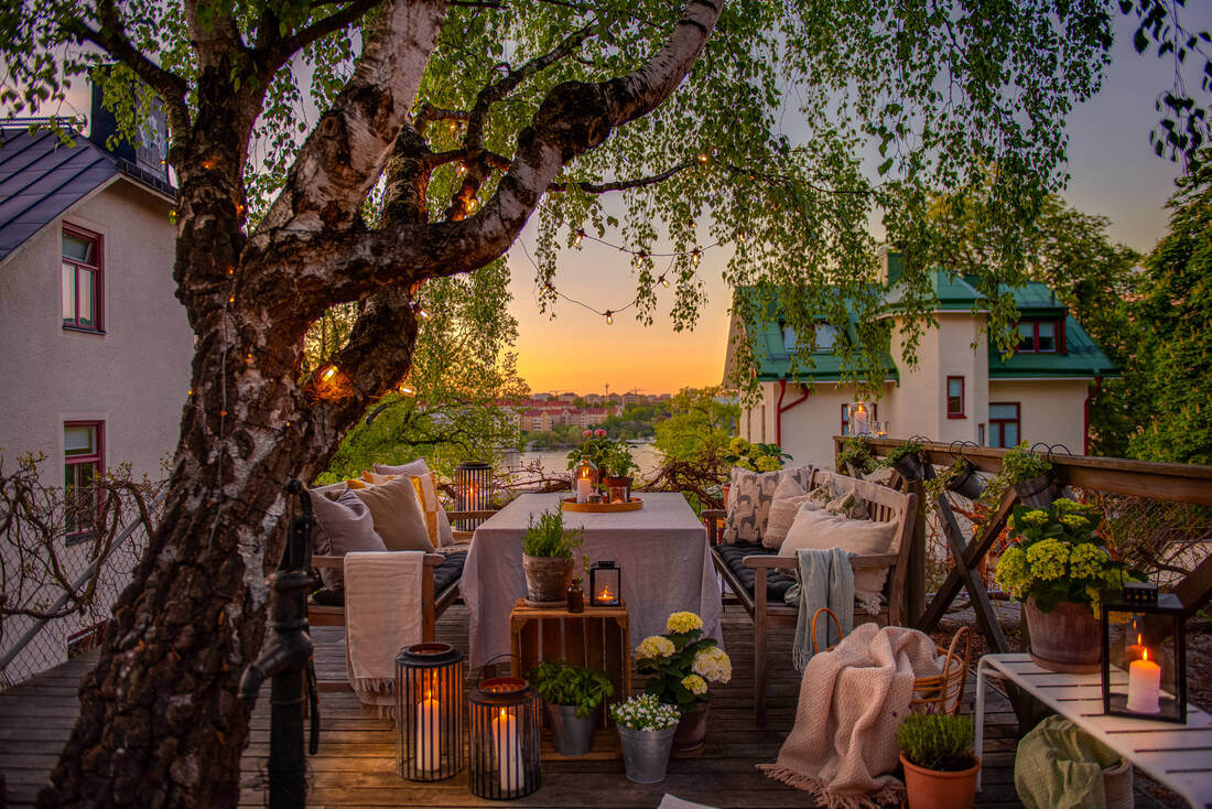 A White Apartment Features a Beautiful Terrace with a View 15 large terrace with view