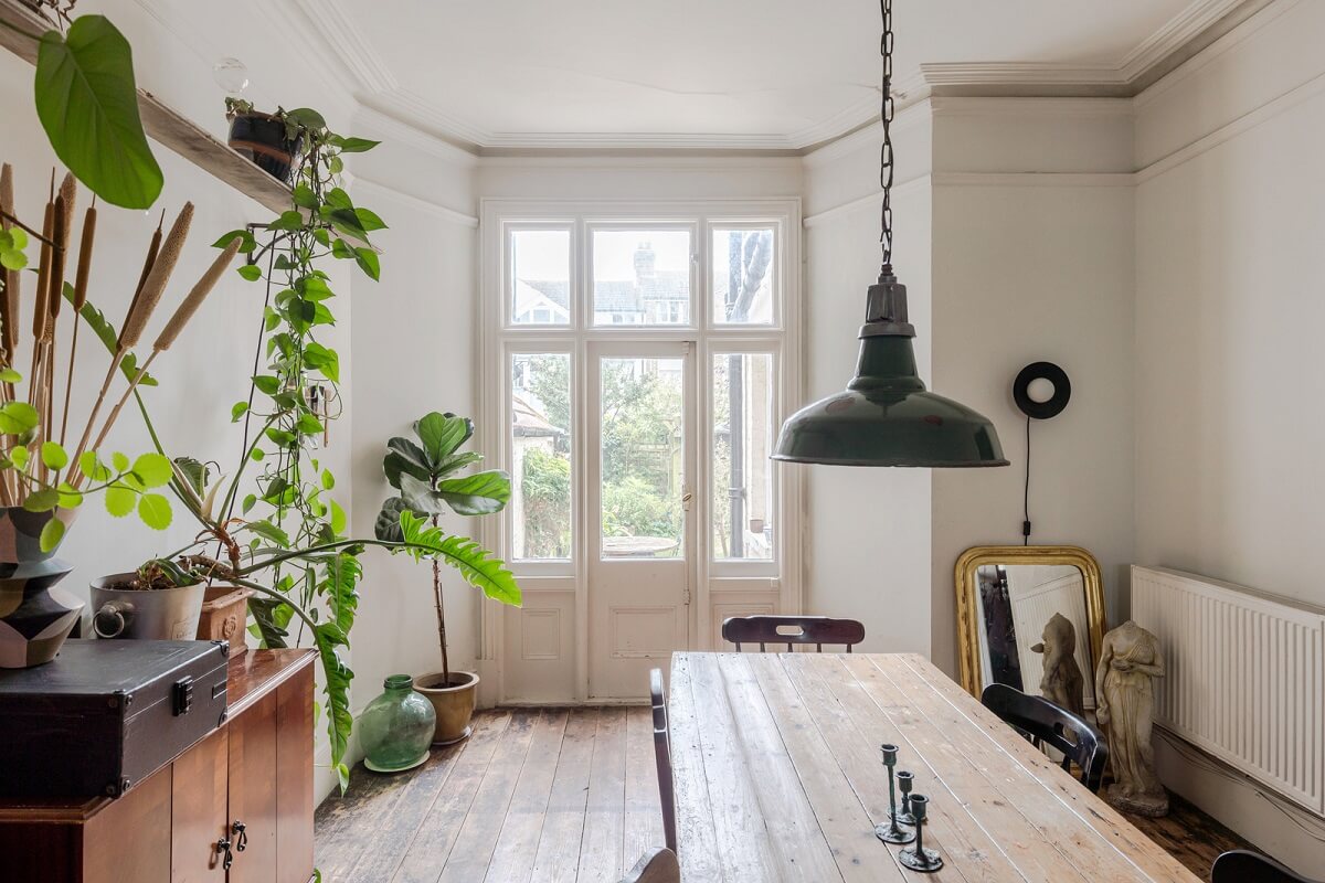 Pared-Back Interiors in a Late Victorian House 2 light dining room